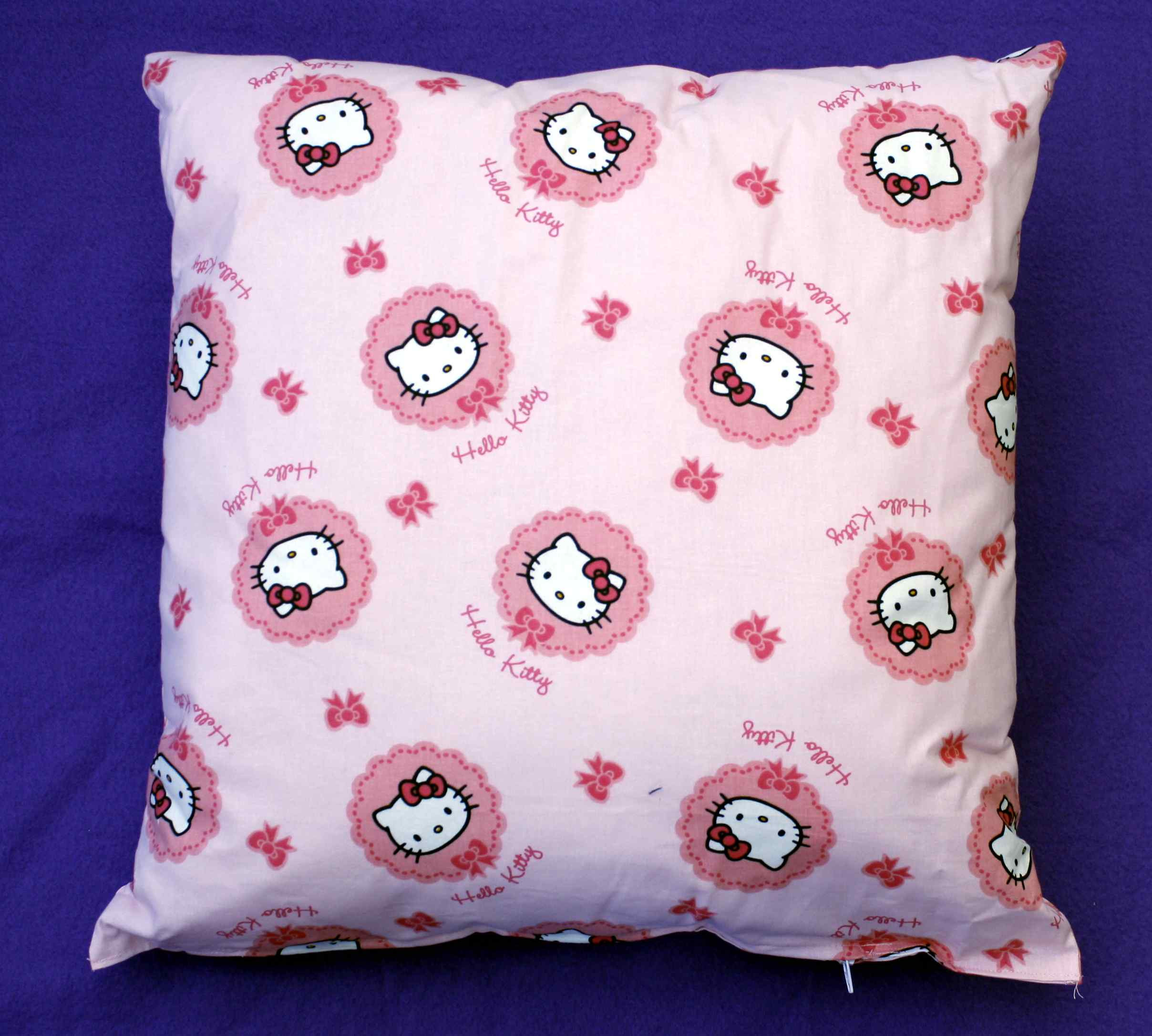 Hallo kitty pude 3 str. 40,50,60 Kr.